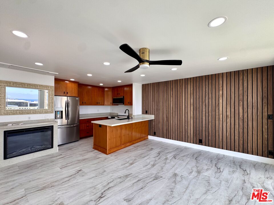 Property photo for 11916 Whalers Ln, Malibu, CA
