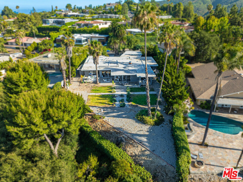Property photo for 16375 Sloan Dr, Los Angeles, CA
