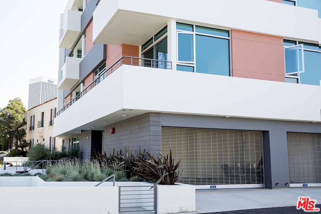 Property photo for 938 S ORANGE GROVE AVE, #302, Los Angeles, CA