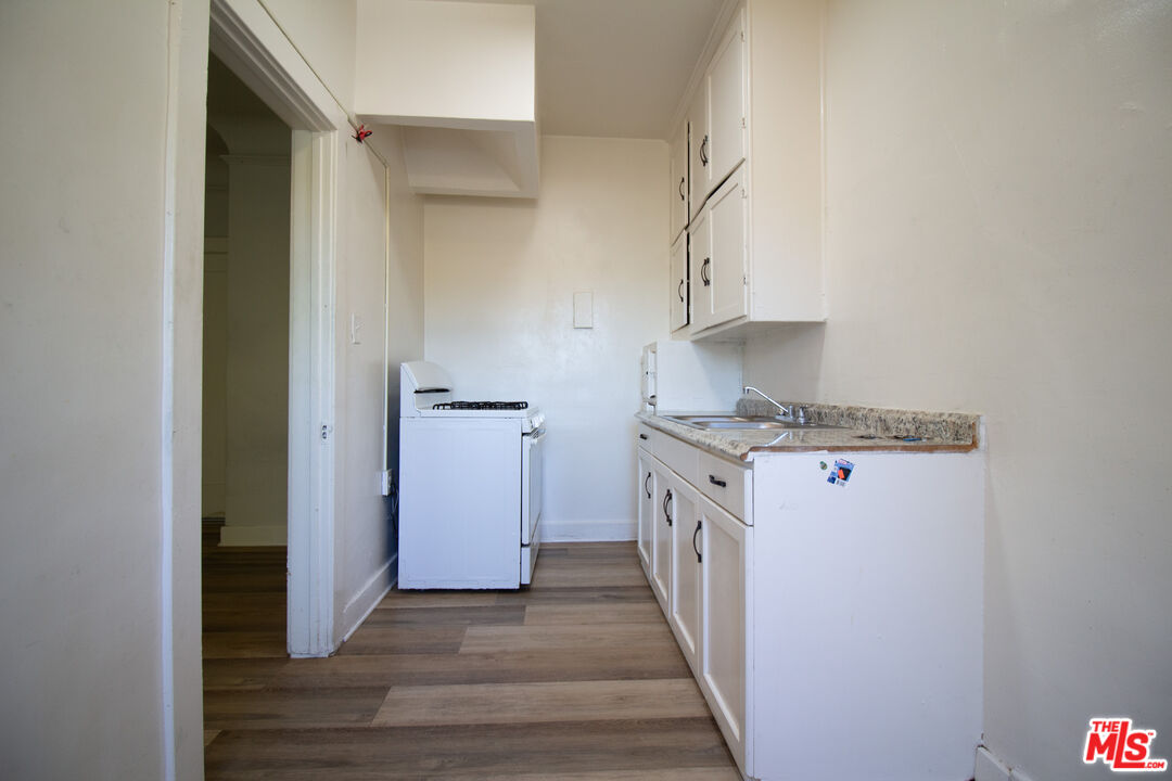 Property photo for 1316 S Mariposa Ave, #208, Los Angeles, CA