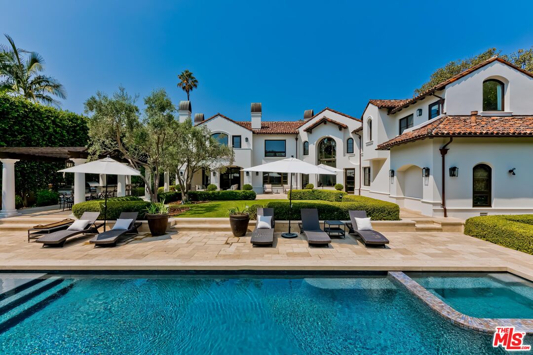 Property photo for 2134 La Mesa Dr, Santa Monica, CA