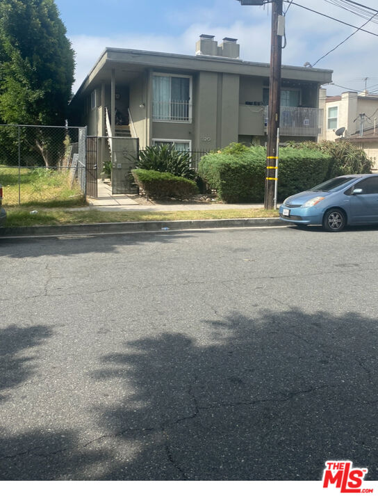Property photo for 320 Lime St, Inglewood, CA