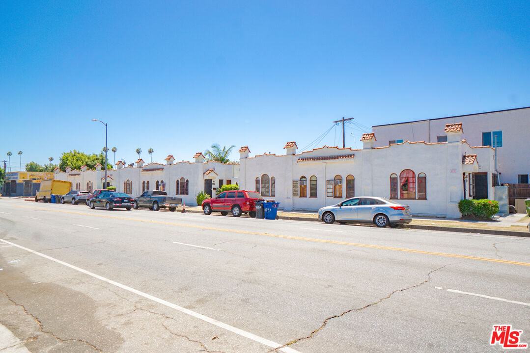 Property photo for 6533 S Hoover St, Los Angeles, CA