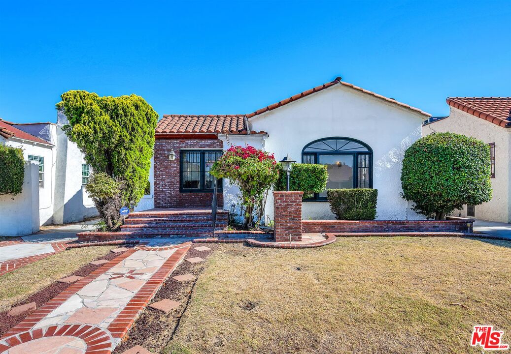 Property photo for 1922 W 80th St, Los Angeles, CA