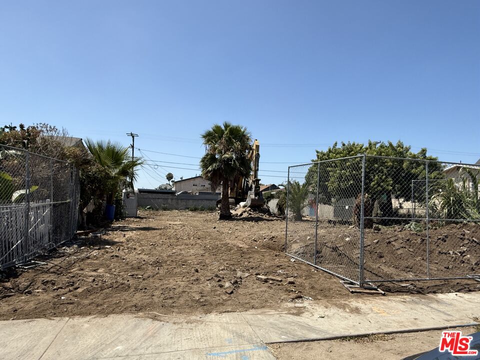 Property photo for 1218 W 101st St, Los Angeles, CA