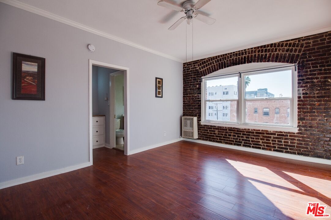 Property photo for 730 S Catalina St, Los Angeles, CA