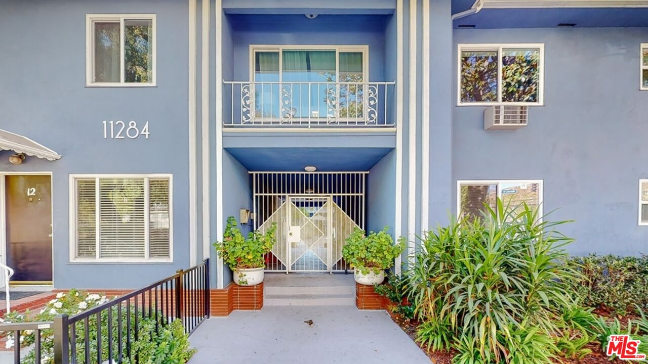 Property photo for 11284 Montana Ave, #11, Los Angeles, CA