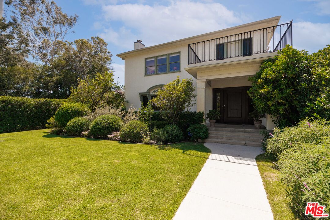 Property photo for 101 N Gower St, Los Angeles, CA