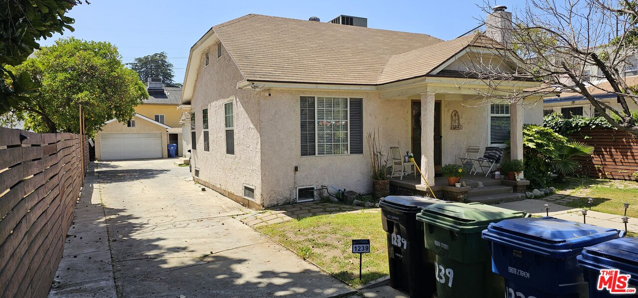 Property photo for 1239 N Beachwood Dr, Los Angeles, CA