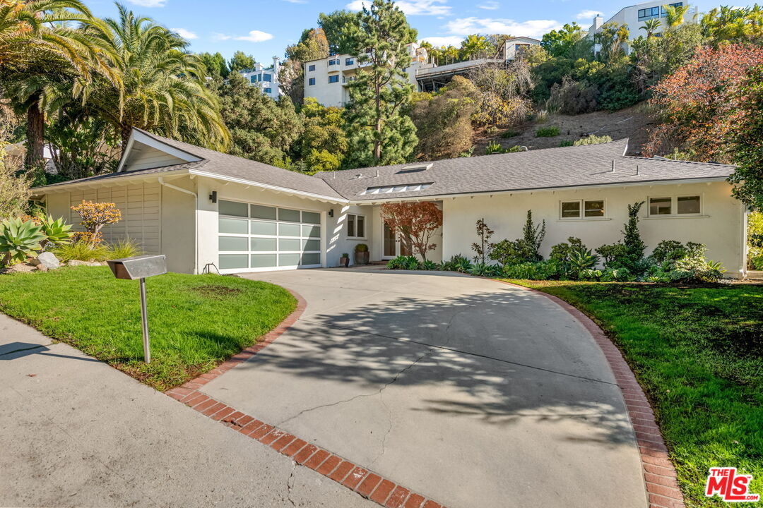 Property photo for 1836 N Doheny Dr, Los Angeles, CA