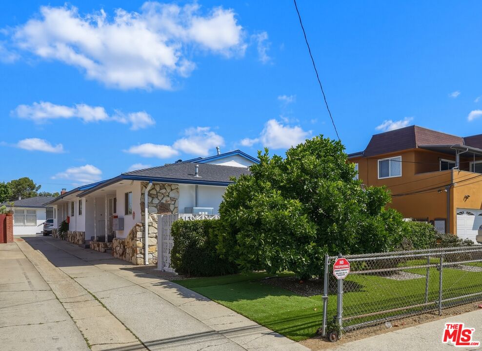 Property photo for 313 E Hazel St, Inglewood, CA