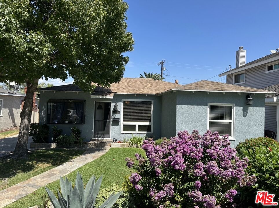 Property photo for 801 W Columbia St, Long Beach, CA
