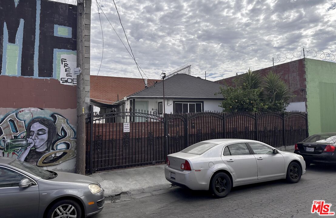 Property photo for 1554 E 24th St, Los Angeles, CA