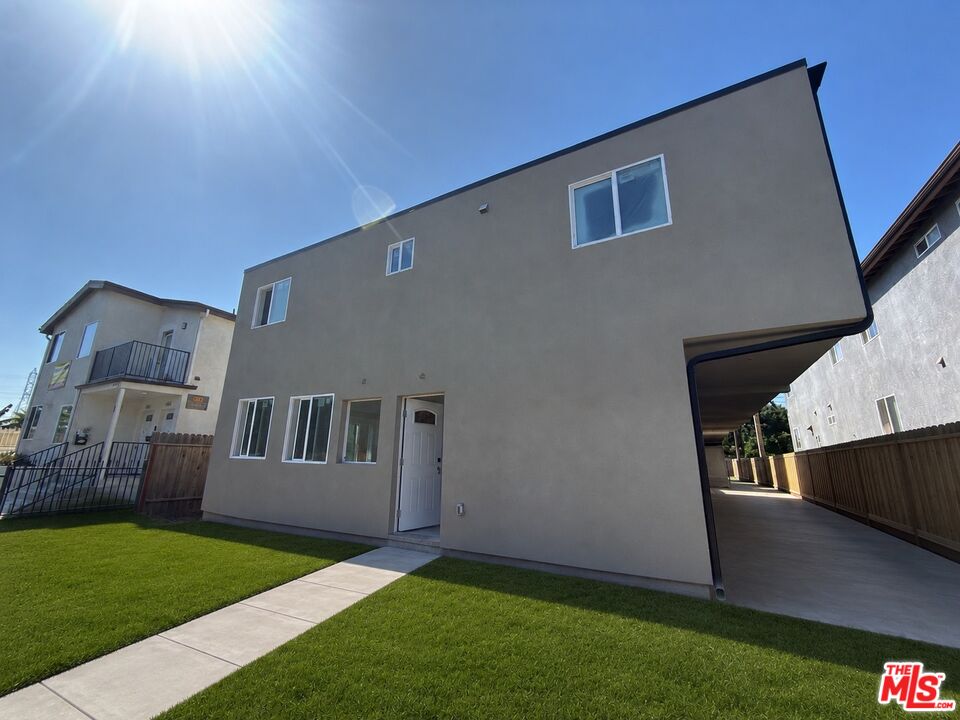 Property photo for 442 E 118th St, Los Angeles, CA