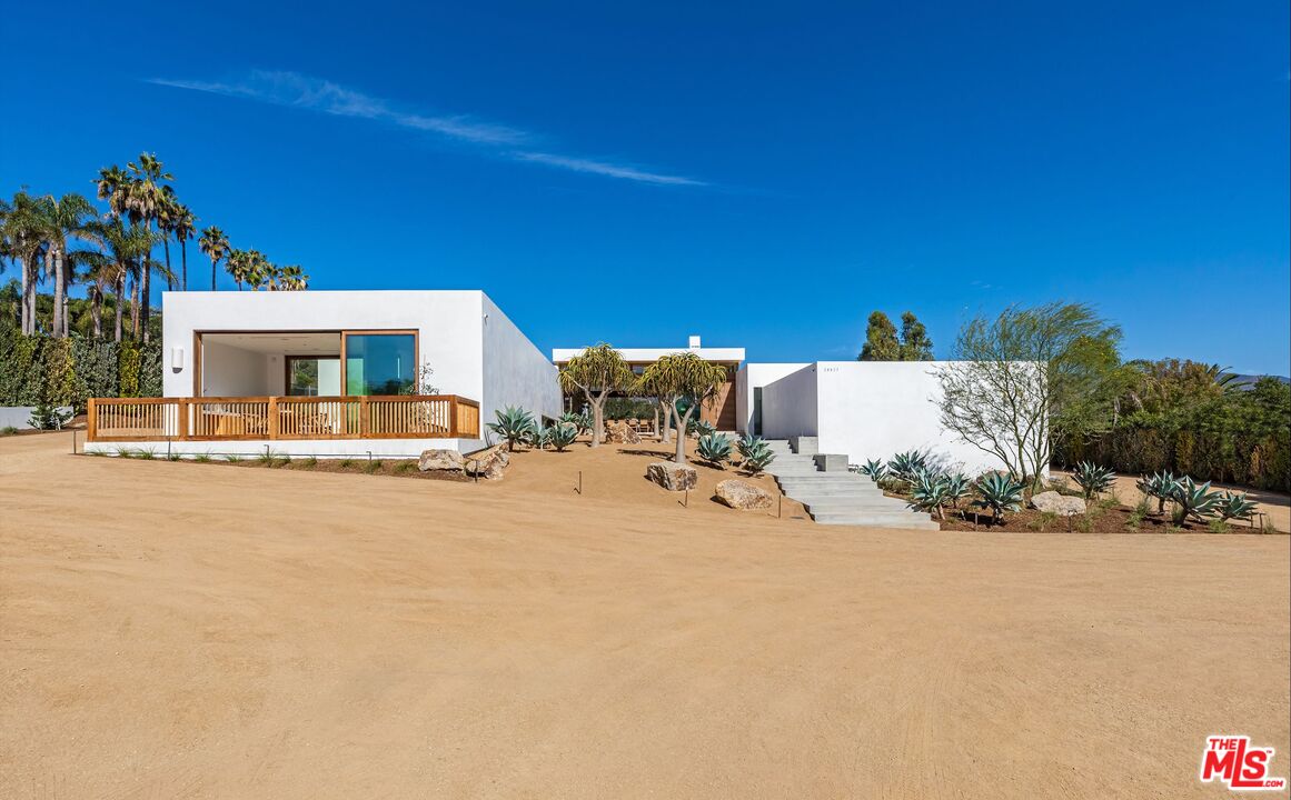 Property photo for 28837 Selfridge Dr, Malibu, CA