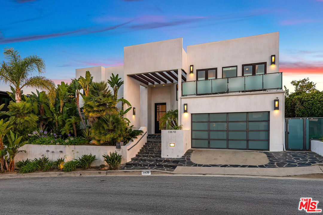 Property photo for 11470 Dona Evita Dr, Los Angeles, CA