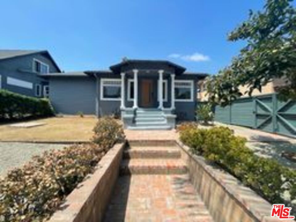 Property photo for 821 N Harvard Blvd, Los Angeles, CA