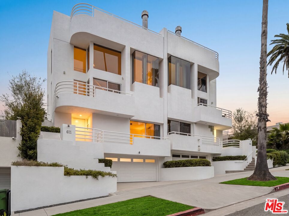 Property photo for 611 Pacific St, Santa Monica, CA