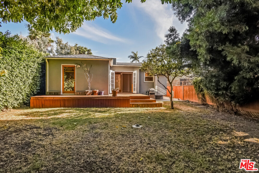 Property photo for 801 Brooks Ave, Venice, CA