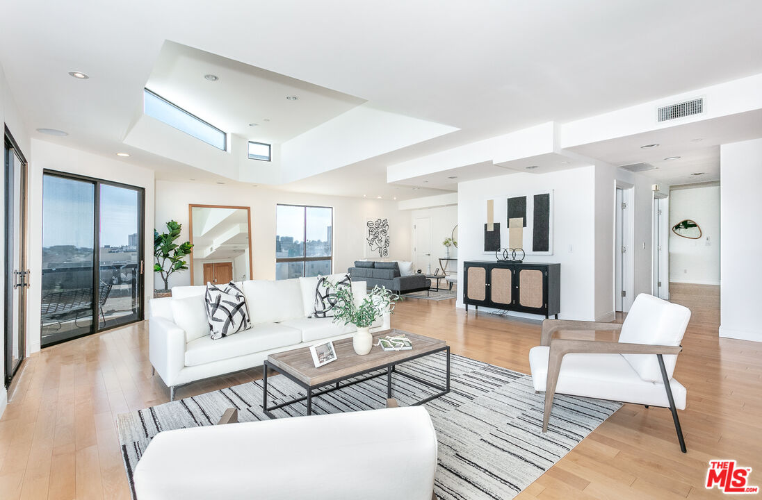 Property photo for 121 S Canon Dr, #402, Beverly Hills, CA