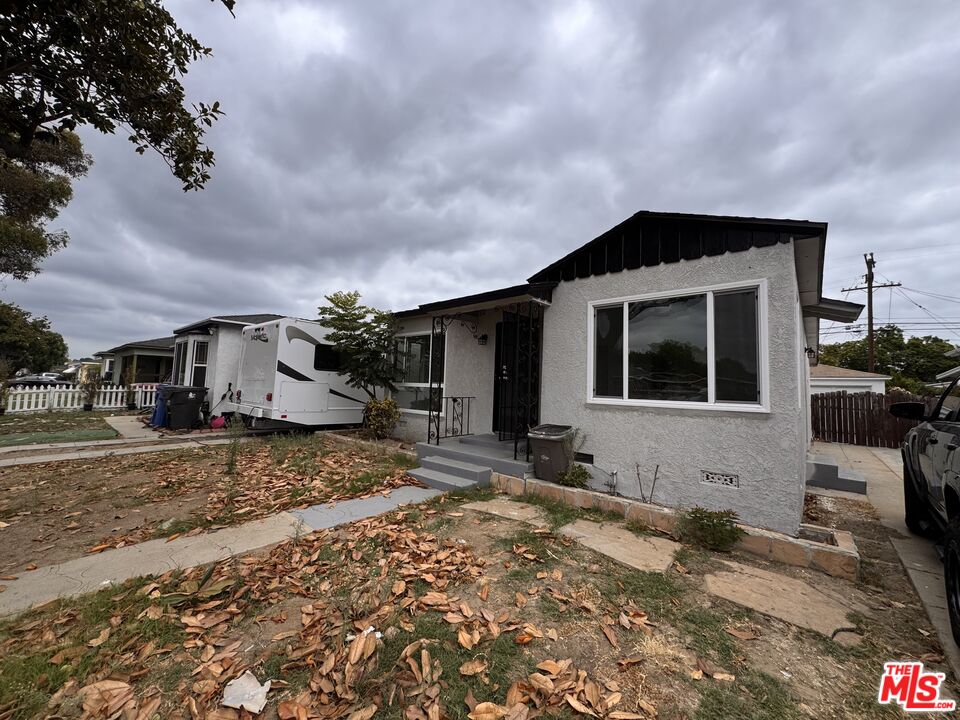 Property photo for 3020 Magnolia Ave, Long Beach, CA