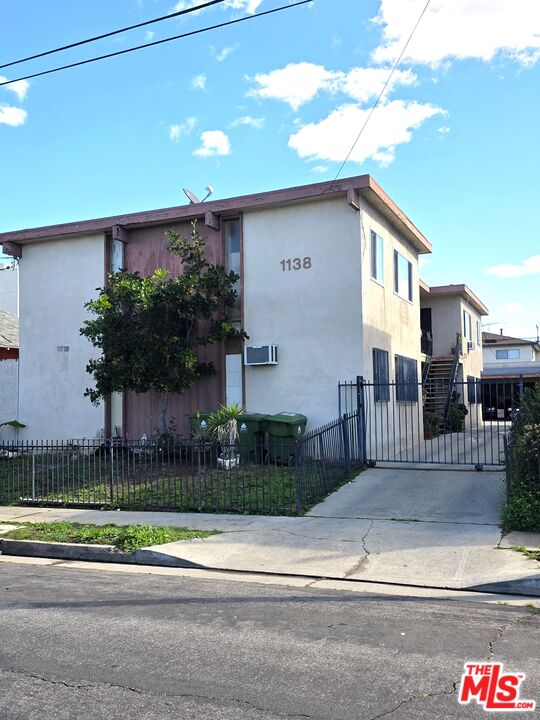 Property photo for 1138 Fedora St, Los Angeles, CA
