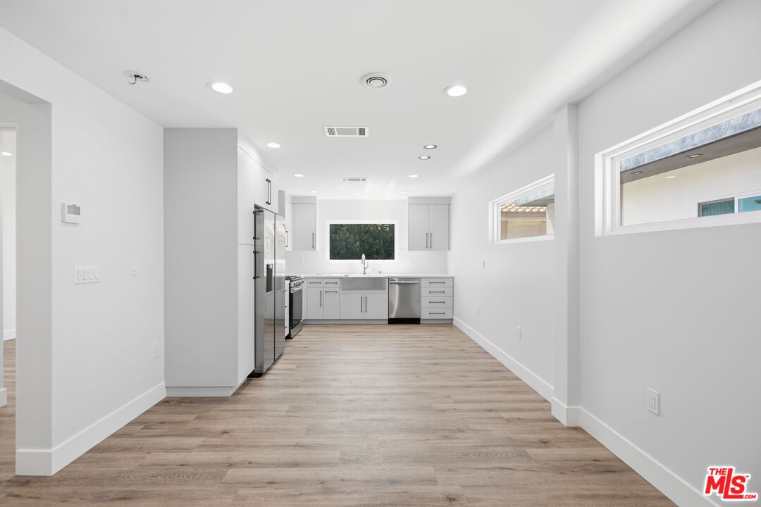 Property photo for 11615 Burbank Blvd, Los Angeles, CA