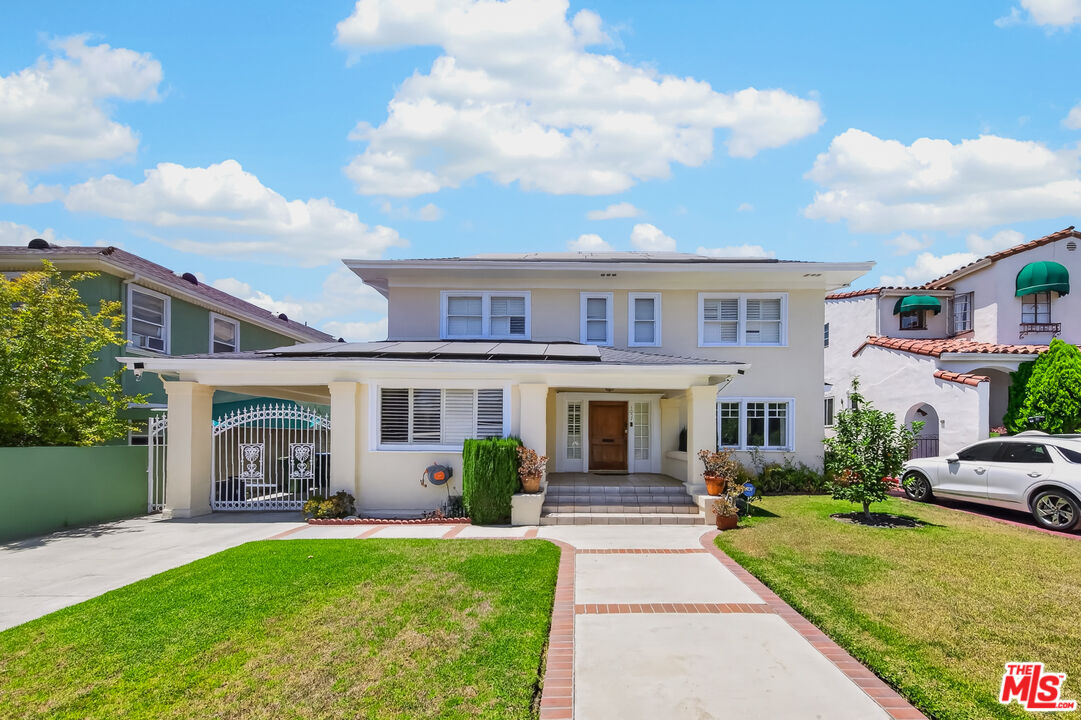 Property photo for 1057 S Gramercy Pl, Los Angeles, CA