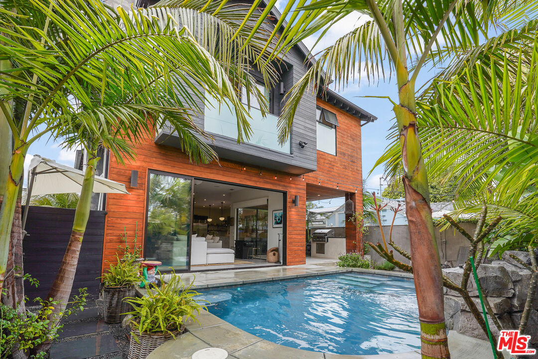 Property photo for 924 Vernon Ave, Venice, CA