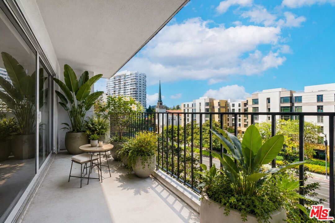 Property photo for 10450 Wilshire Blvd, #4G, Los Angeles, CA