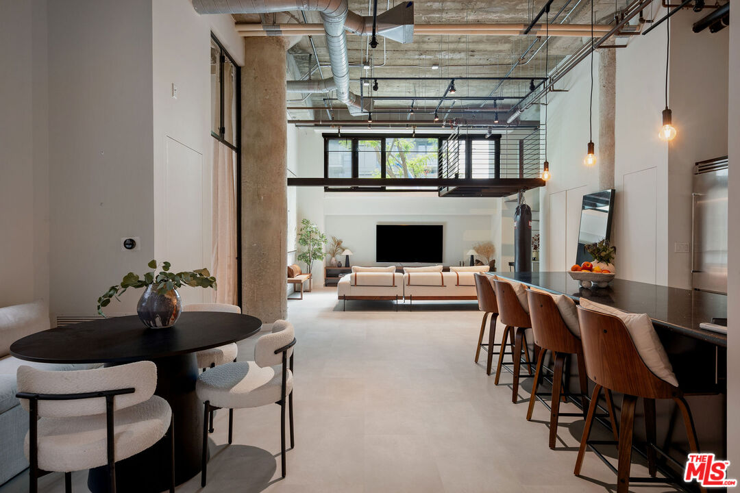 Property photo for 330 W 11th St, #104, Los Angeles, CA