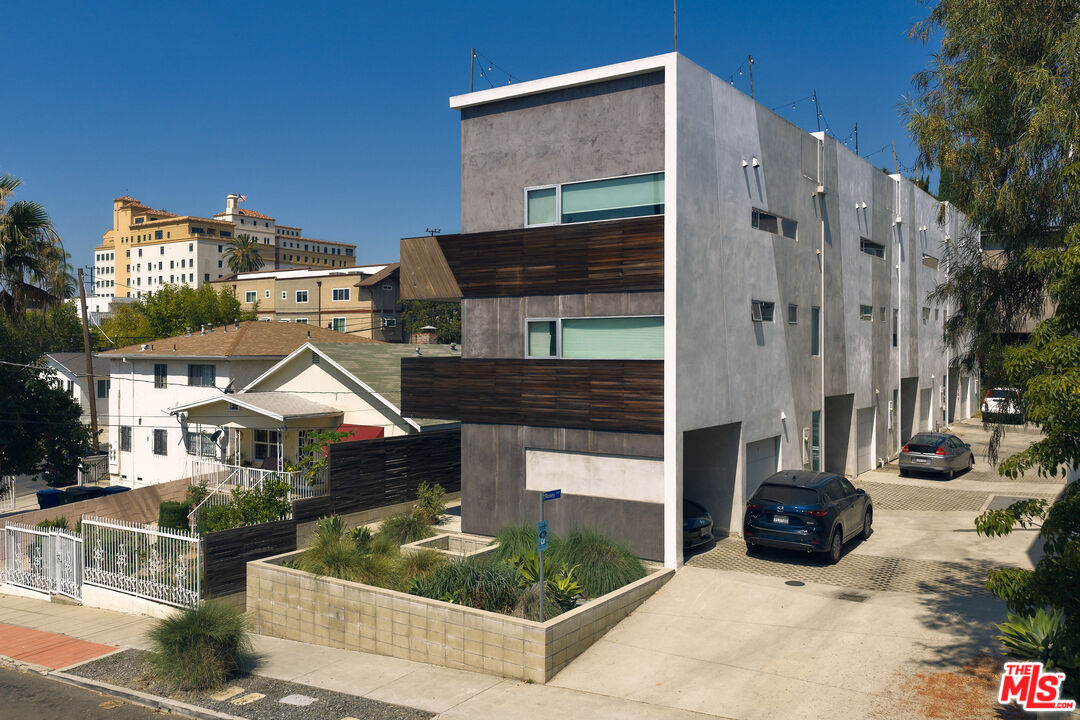 Property photo for 2204 Rosey Way, Los Angeles, CA
