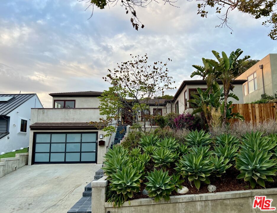Property photo for 10327 Lorenzo Dr, Los Angeles, CA