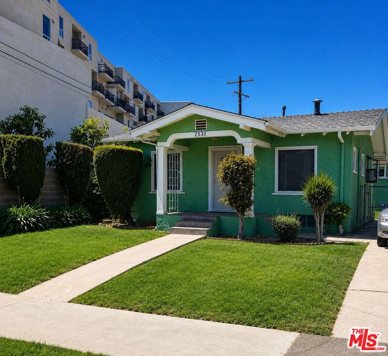 Property photo for 2531 S Sycamore Ave, Los Angeles, CA