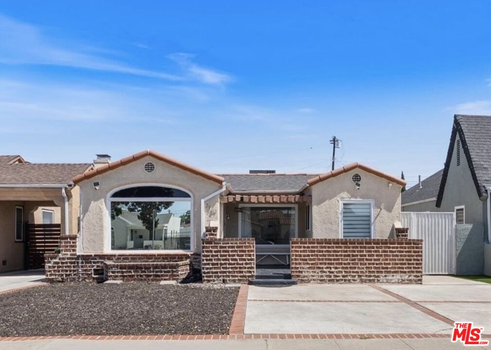 Property photo for 2137 W 84th Pl, Los Angeles, CA