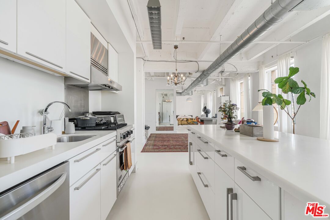 Property photo for 6253 Hollywood Blvd, #909, Los Angeles, CA