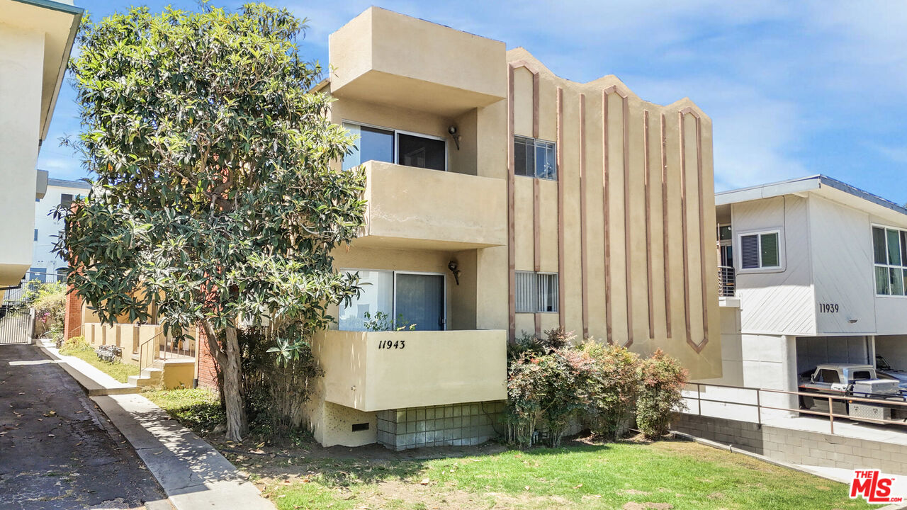 Property photo for 11943 Kiowa Ave, Los Angeles, CA