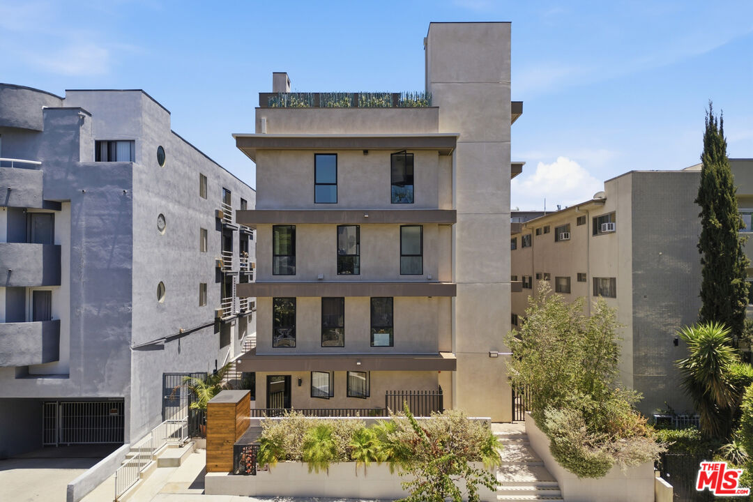 Property photo for 1434 N Poinsettia Pl, #103, Los Angeles, CA