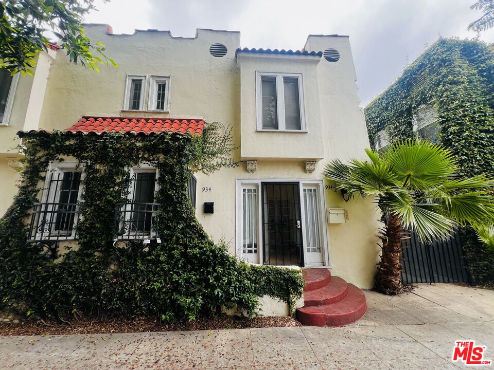 Property photo for 934 1/2 S Berendo St, Los Angeles, CA