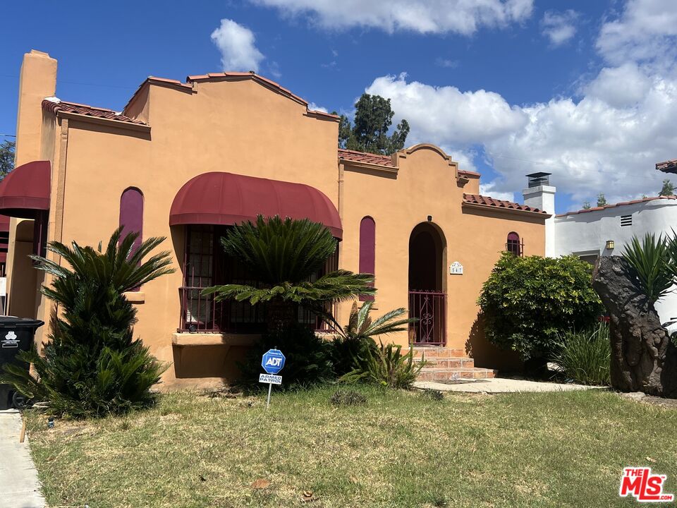 Property photo for 547 N Irving Blvd, Los Angeles, CA