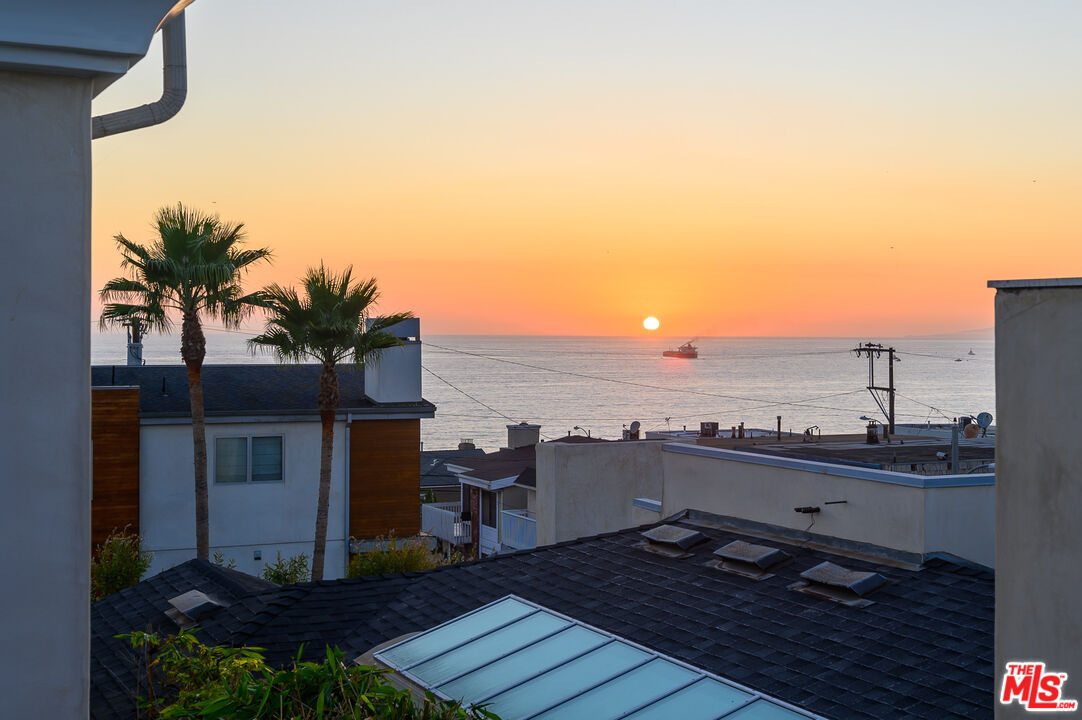 Property photo for 3317 Vista Dr, Manhattan Beach, CA