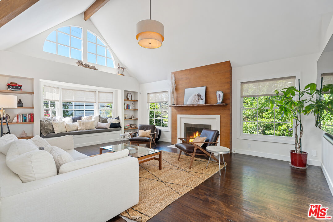 Property photo for 8926 Wonderland Ave, Los Angeles, CA