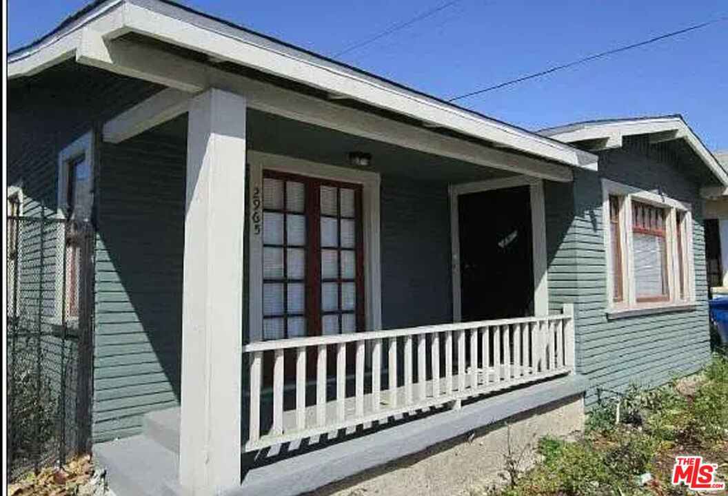 Property photo for 2965 Arlington Ave, Los Angeles, CA