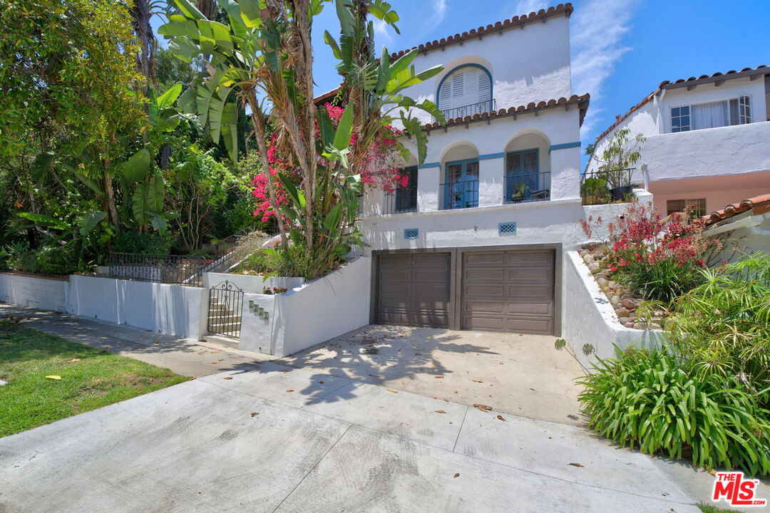 Property photo for 1221 Edris Dr, Los Angeles, CA