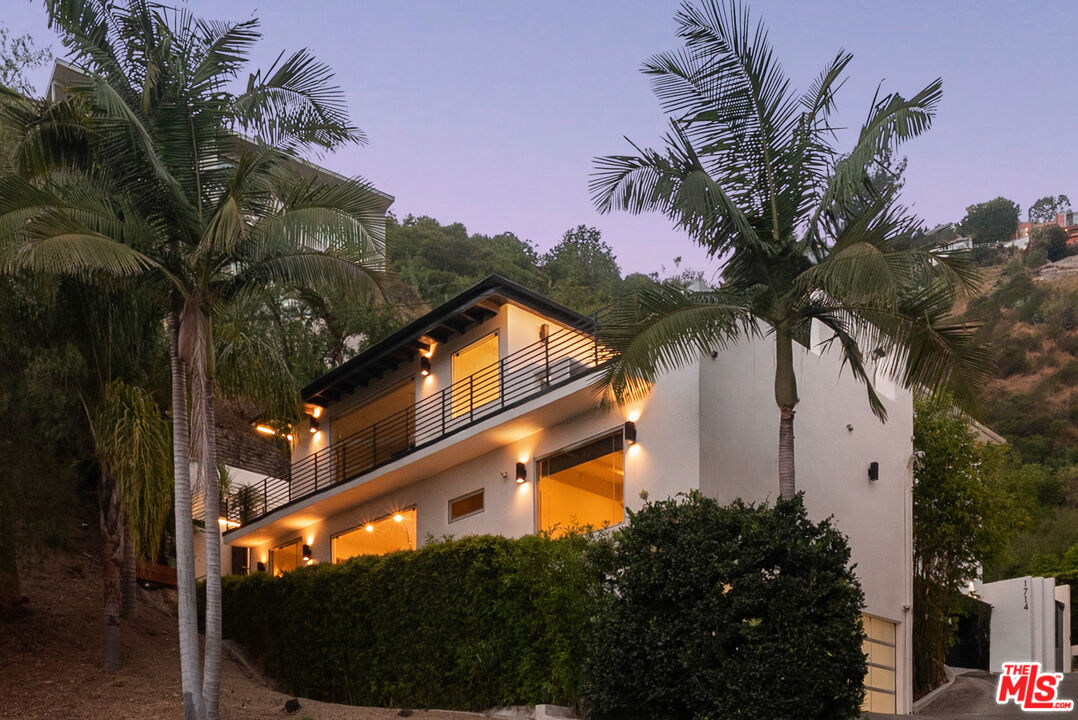 Property photo for 1716 Queens Ct, Los Angeles, CA