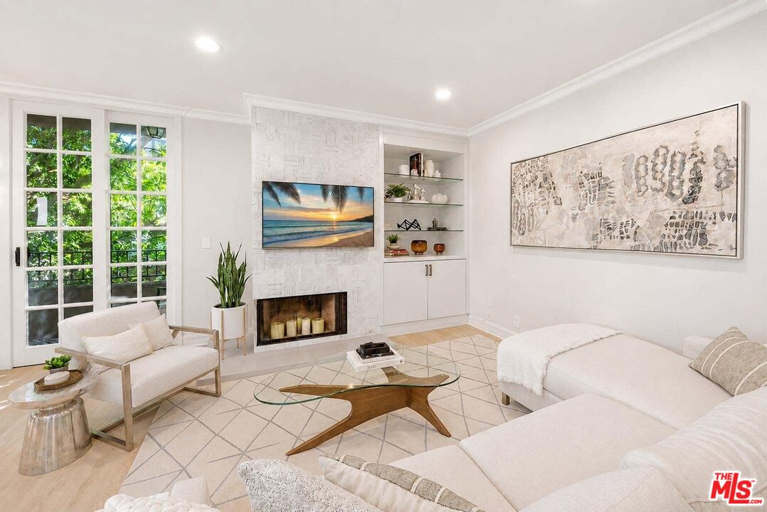 Property photo for 412 Arnaz Dr, #7, Los Angeles, CA
