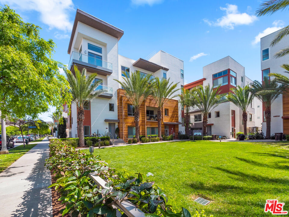 Property photo for 5695 GOLDENEYE CT, #2, Los Angeles, CA