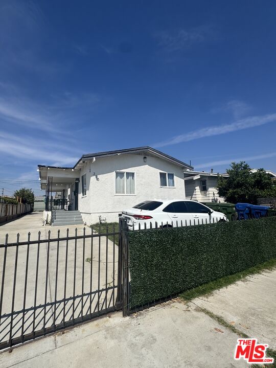 Property photo for 335 E 65th St, #335, Los Angeles, CA