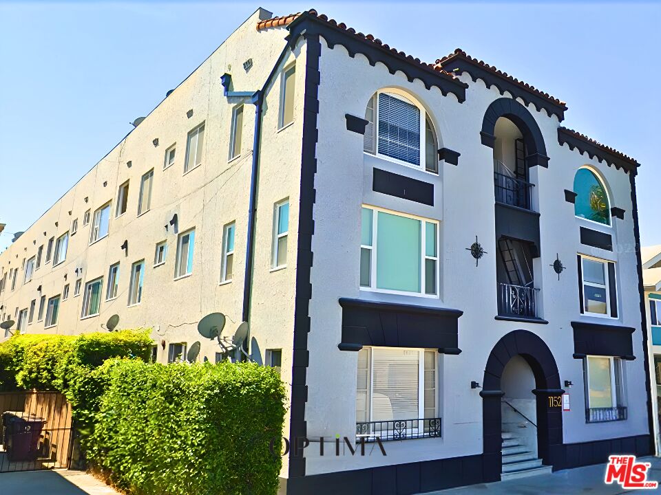 Property photo for 1152 E 1st St, Long Beach, CA