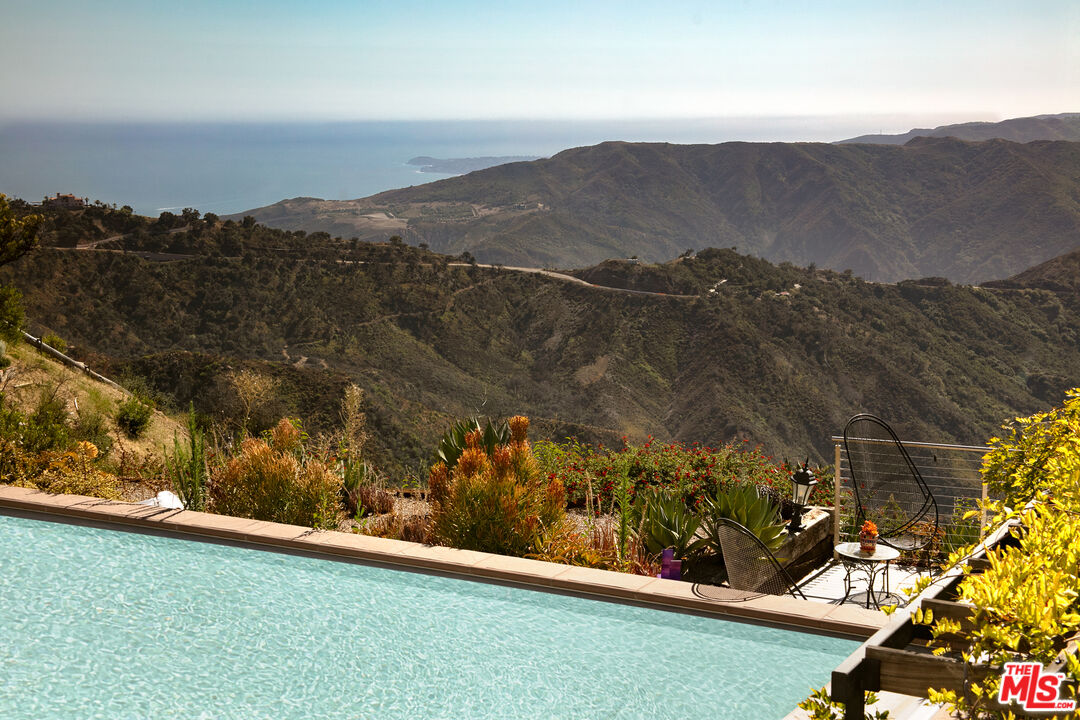 Property photo for 231 Loma Metisse Rd, Malibu, CA